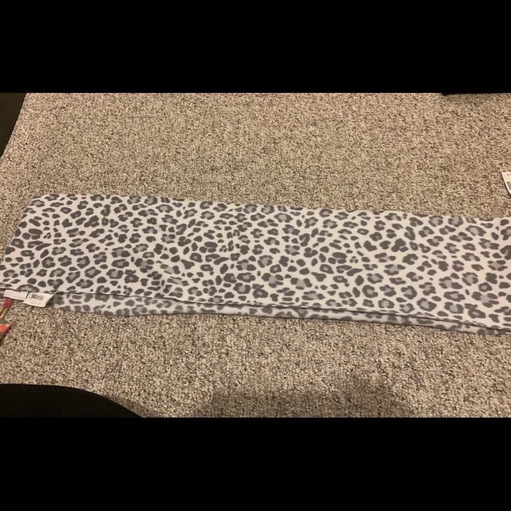Old navy fleece scarf